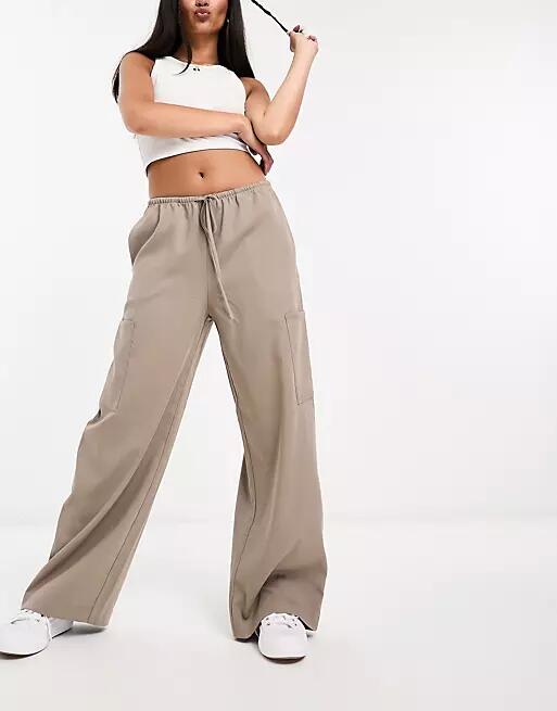 Weekday Adisa wide leg pants in stone-Green Cover