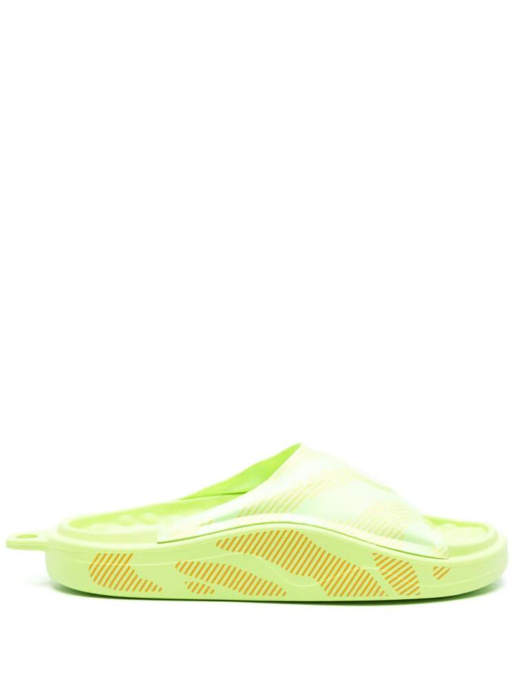 adidas by Stella McCartney logo-print flat slides - Green Cover