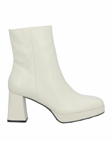 Francesco Milano Woman Ankle boots Off white Leather Cover