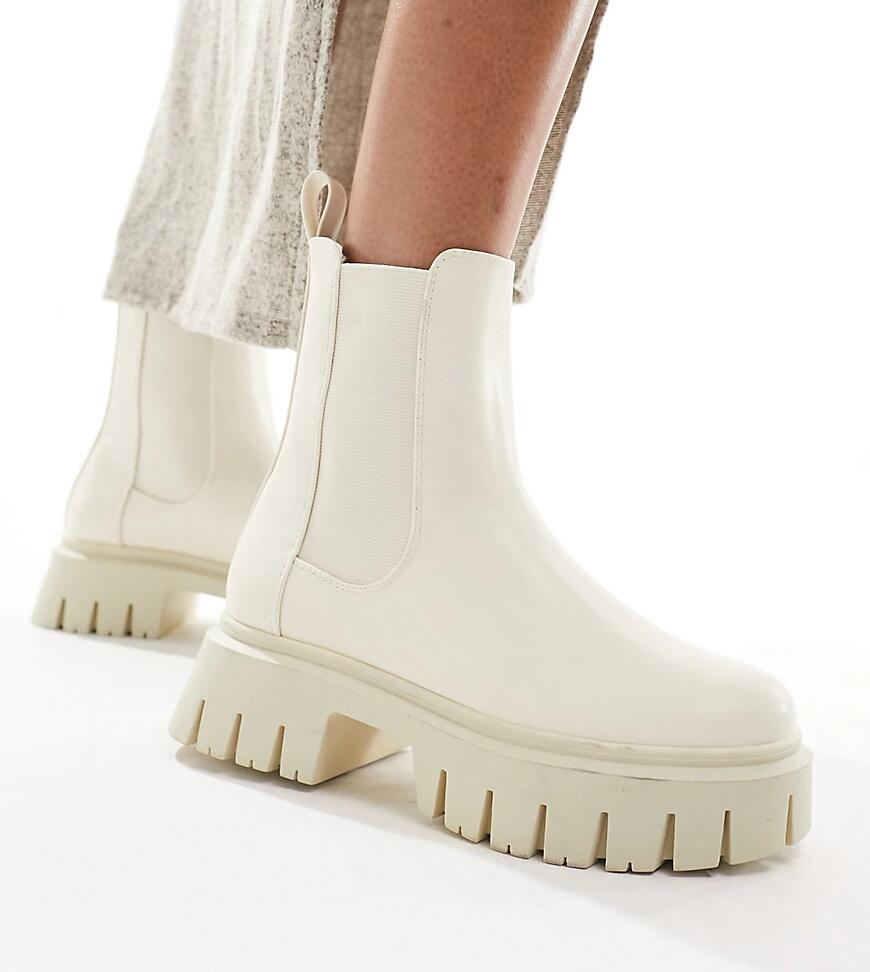 ASOS DESIGN Wide Fit Anthem chunky chelsea boots in off-white Cover