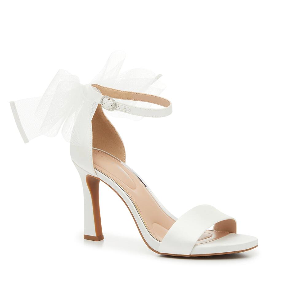 Kelly & Katie Nemira Sandal | Women's | White Cover