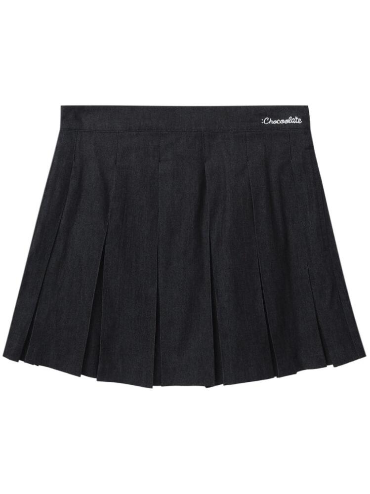 CHOCOOLATE logo-print pleated miniskirt - Black Cover