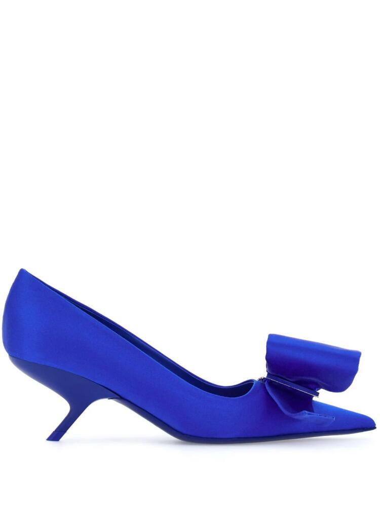 Ferragamo 55mm asymmetric-bow mules - Blue Cover