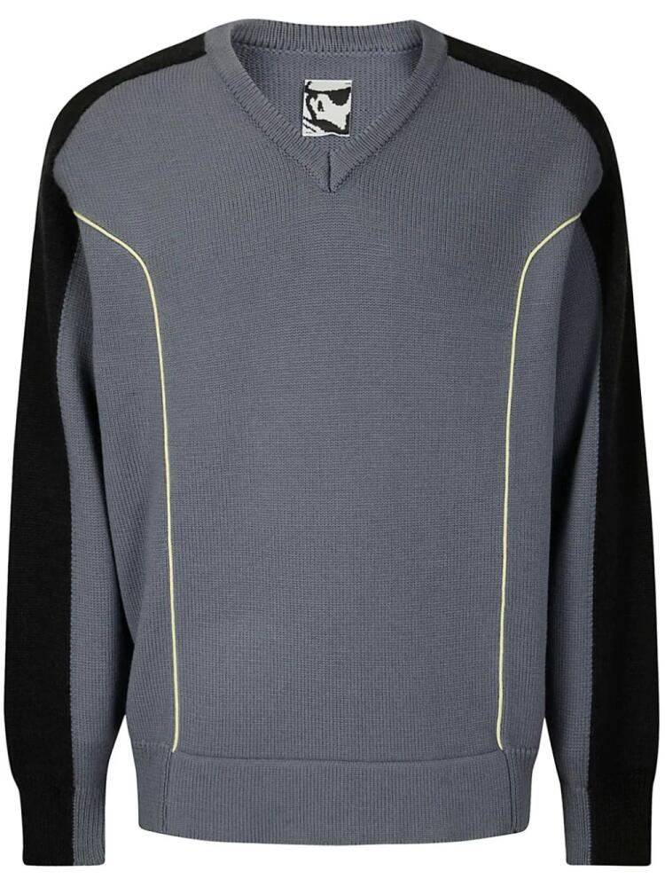 GR10K V-neck jumper - Grey Cover