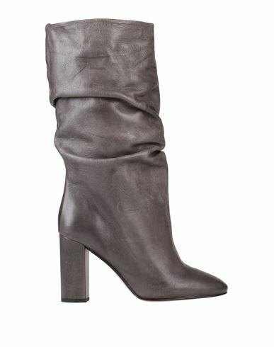 Rebel Queen Woman Boot Lead Leather Cover