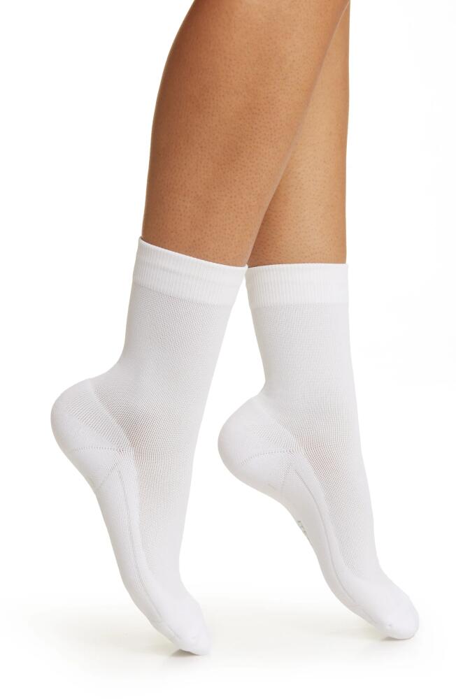 ITEM m6 Pique Compression Crew Socks in White Cover