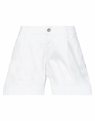 Yes Zee By Essenza Woman Shorts & Bermuda Shorts White Cotton, Elastane Cover