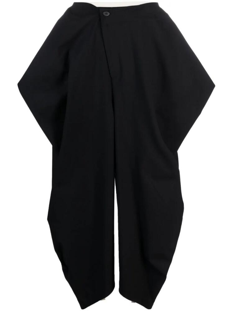 Issey Miyake Assembled contrast-trim tapered trousers - Black Cover