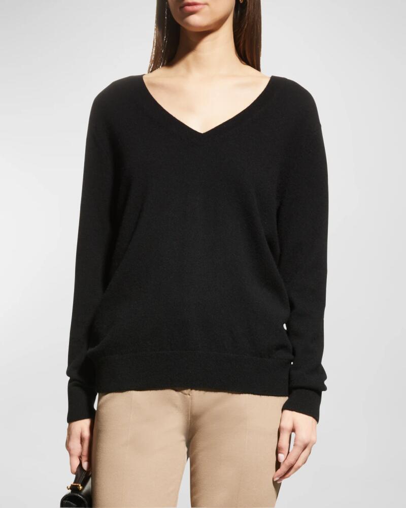 Vince Weekend V-Neck Cashmere Pullover Sweater Cover