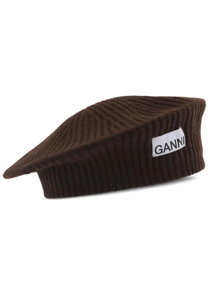 GANNI logo-appliqué ribbed beret - Brown Cover