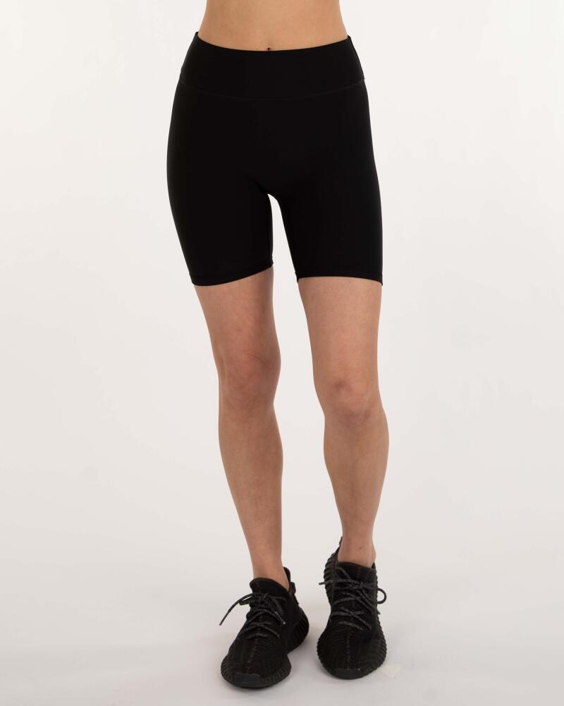 Rebody Active Hybrid Fleece Biker Shorts High Waist 6" in Warm Black Cover