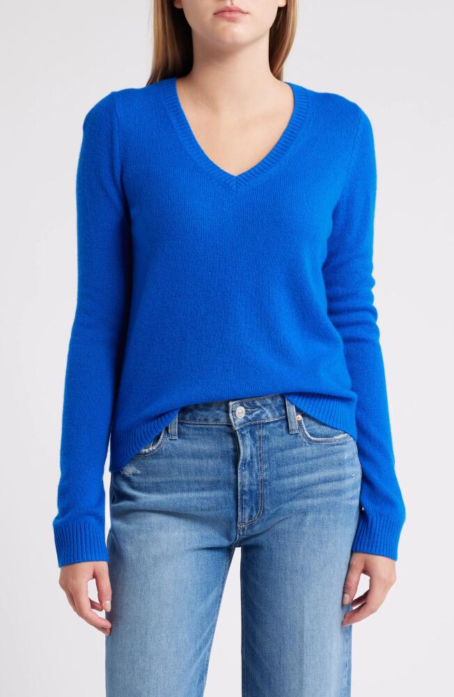 caslon(r) Cashmere V-Neck Sweater in Blue Princess Cover