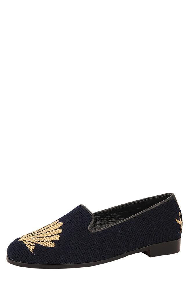 ByPaige BY PAIGE Needlepoint Metallic Gold Scallop Flat in Gold/Navy Cover