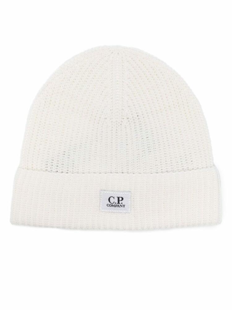 C.P. Company logo-patch beanie - White Cover