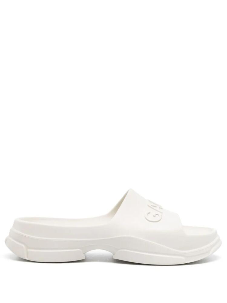 GANNI logo-embossed tonal-design slides - White Cover