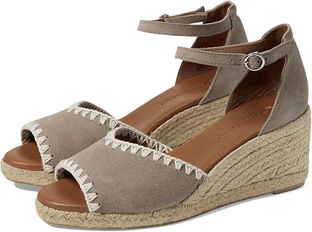 Eric Michael Lama (Taupe) Women's Sandals Cover