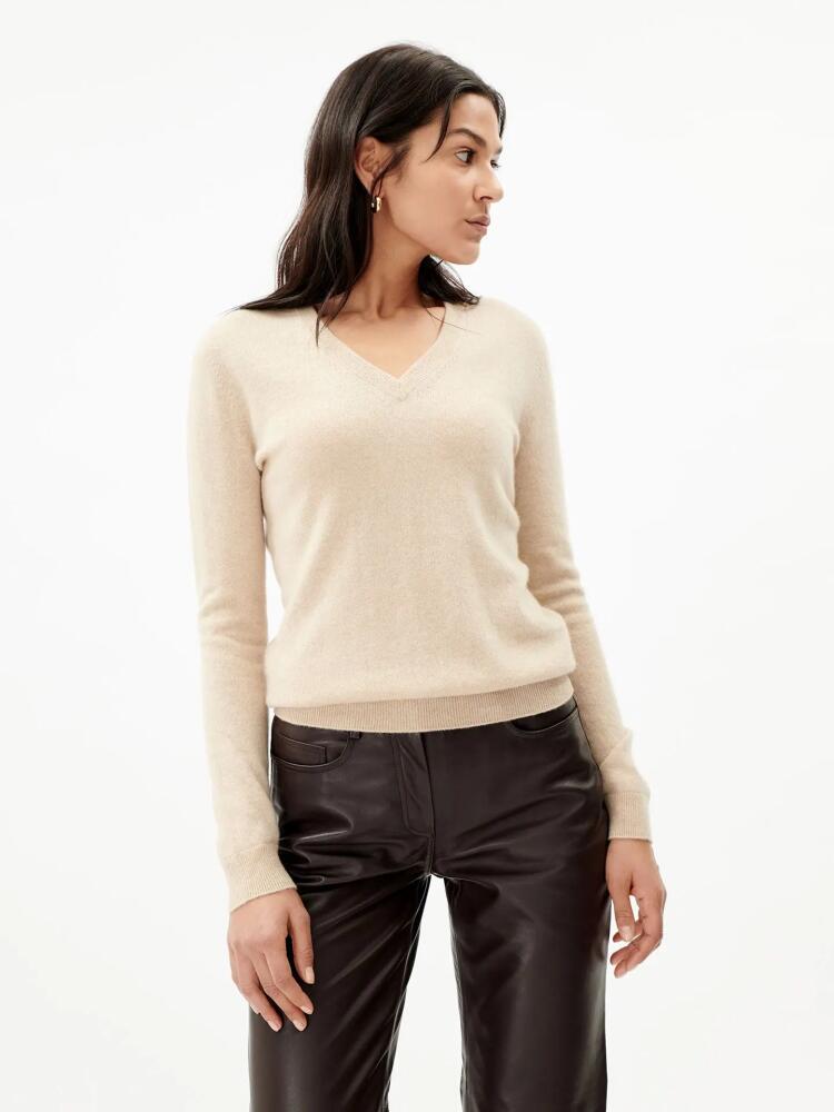 Gobi Cashmere V-Neck Sweater in Beige Cover