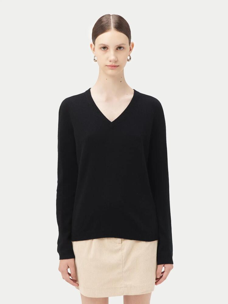 Gobi Cashmere V-Neck Sweater in Black Cover