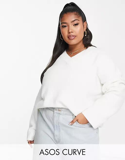 ASOS DESIGN Curve chunky v neck sweater in cream-White Cover