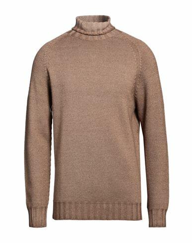 H953 Man Turtleneck Sand Merino Wool Cover