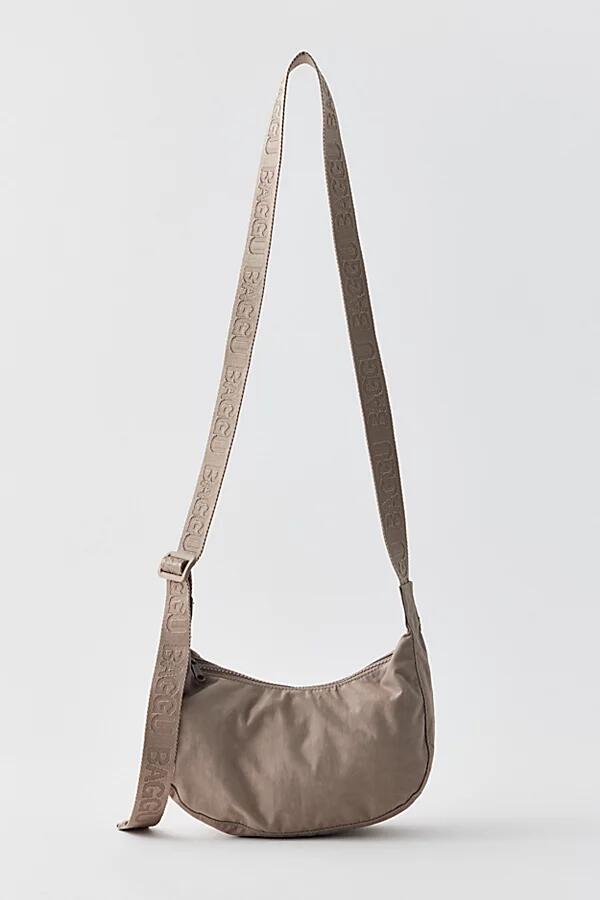 BAGGU Small Nylon Crescent Bag in Dove Cover