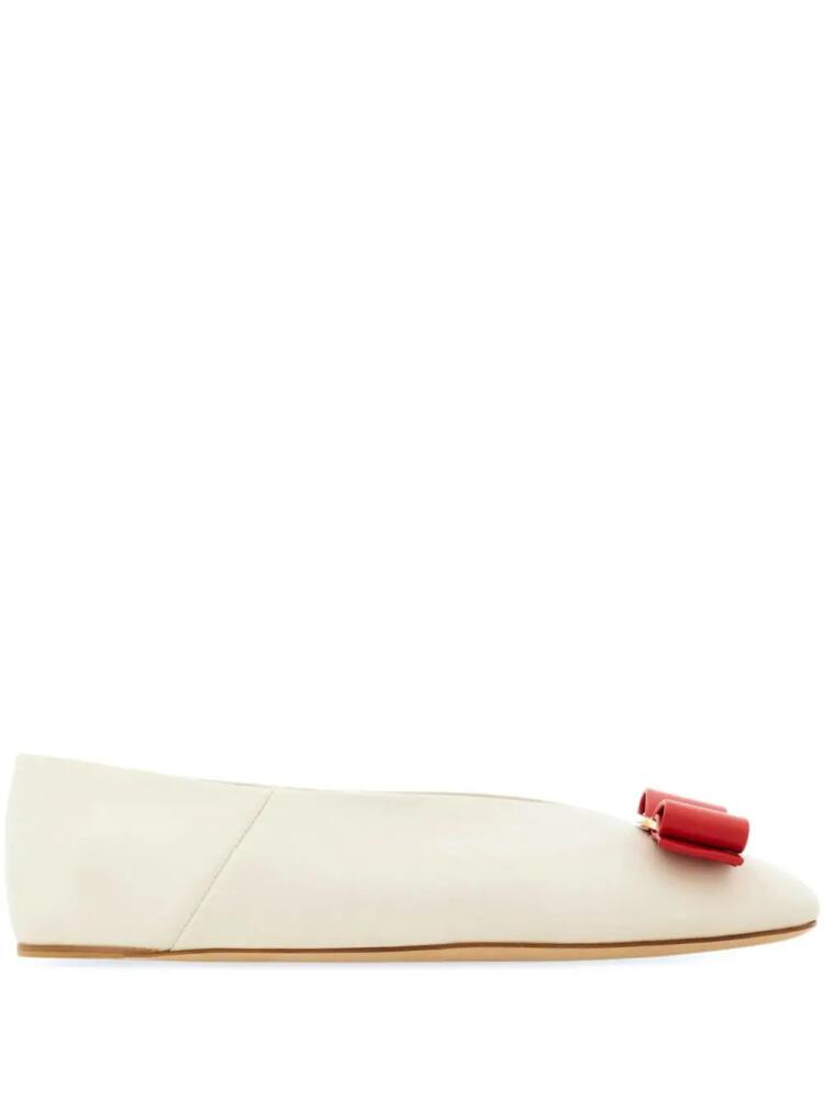 Ferragamo Vara leather ballerina shoes - White Cover