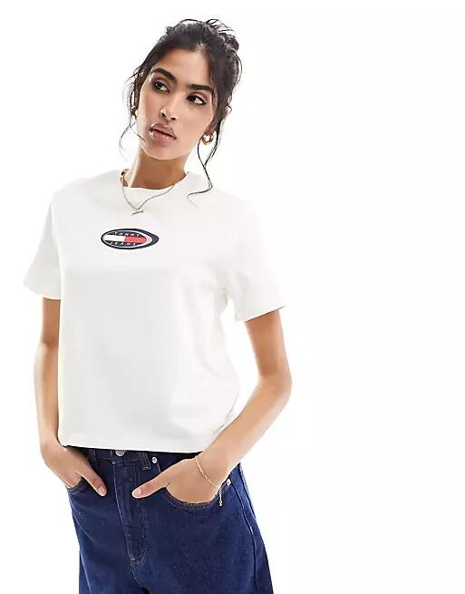 Tommy Jeans archive classic T-shirt in white Cover