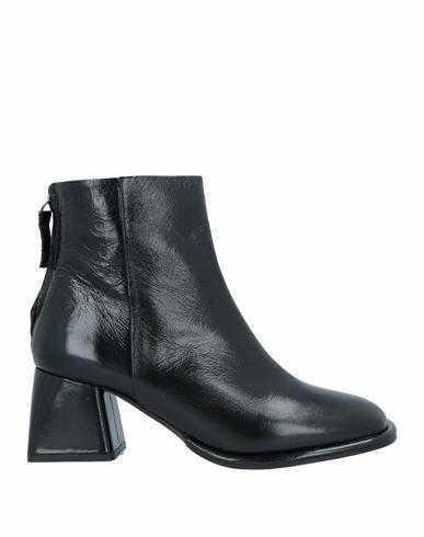 Emanuélle Vee Woman Ankle boots Black Soft Leather Cover