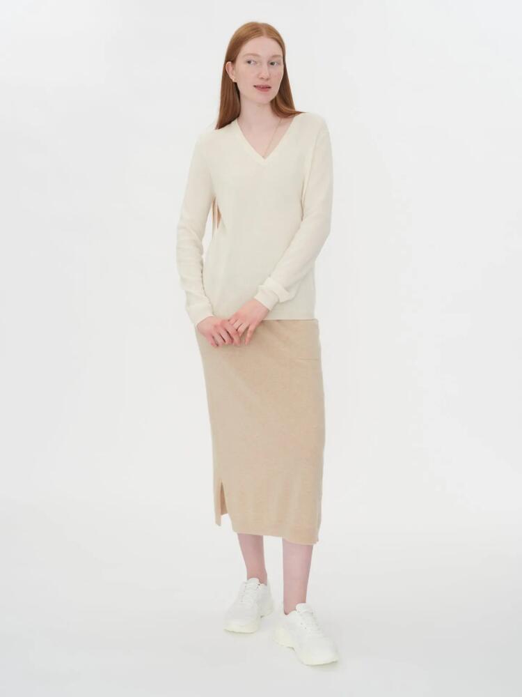 Gobi Cashmere V-Neck Sweater in Marshmallow Cover