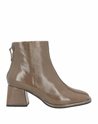 Emanuélle Vee Woman Ankle boots Khaki Soft Leather Cover