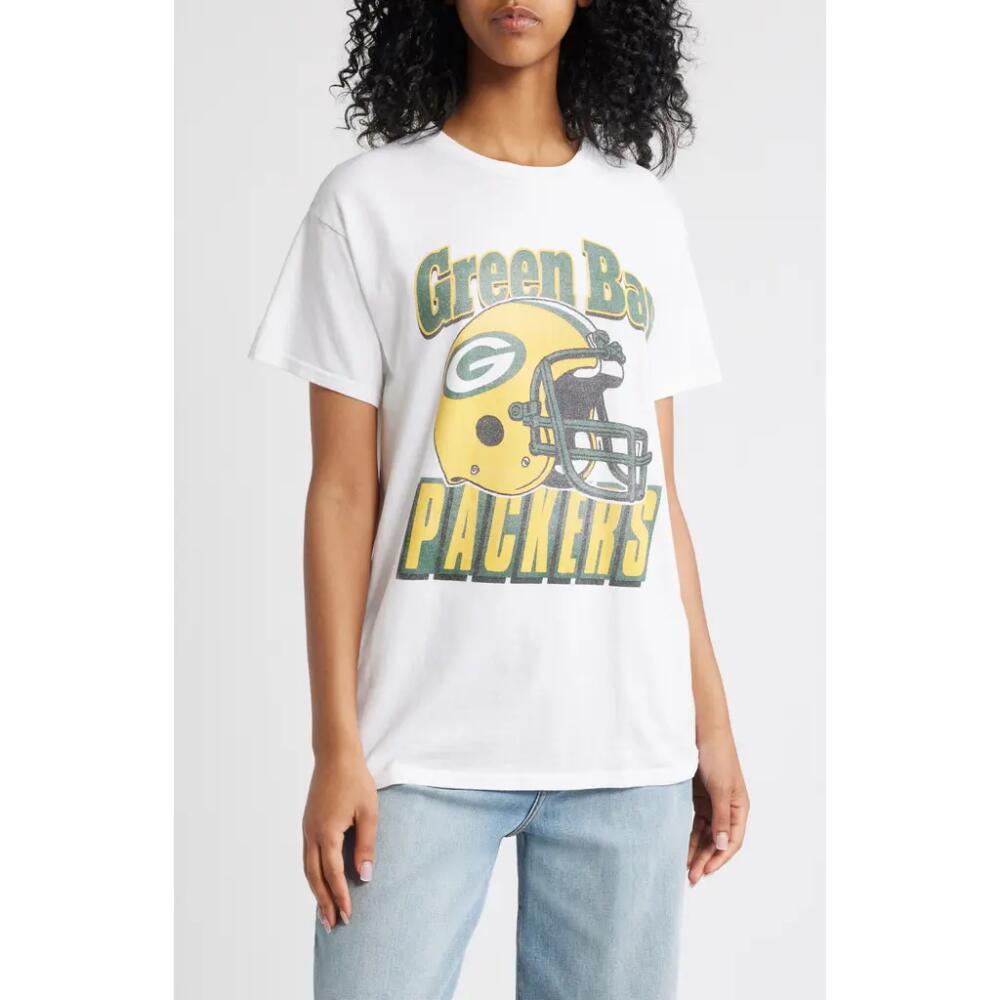 Junk Food Green Bay Packers Helmet Cotton Graphic T-Shirt in White Cover