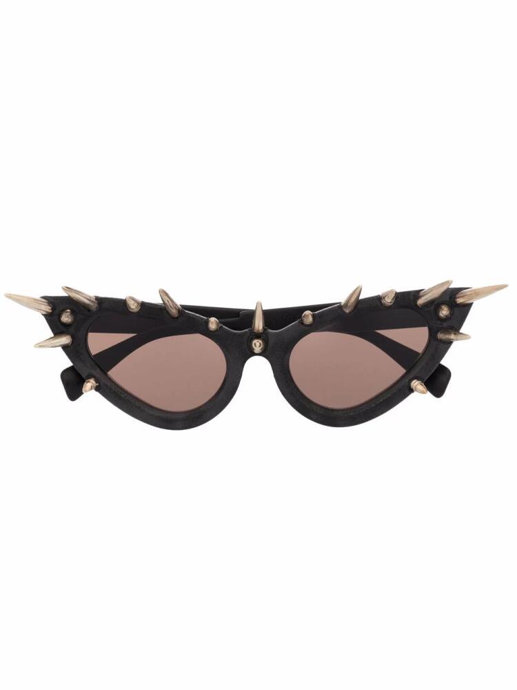 Kuboraum cat-eye frame spiked sunglasses - Black Cover