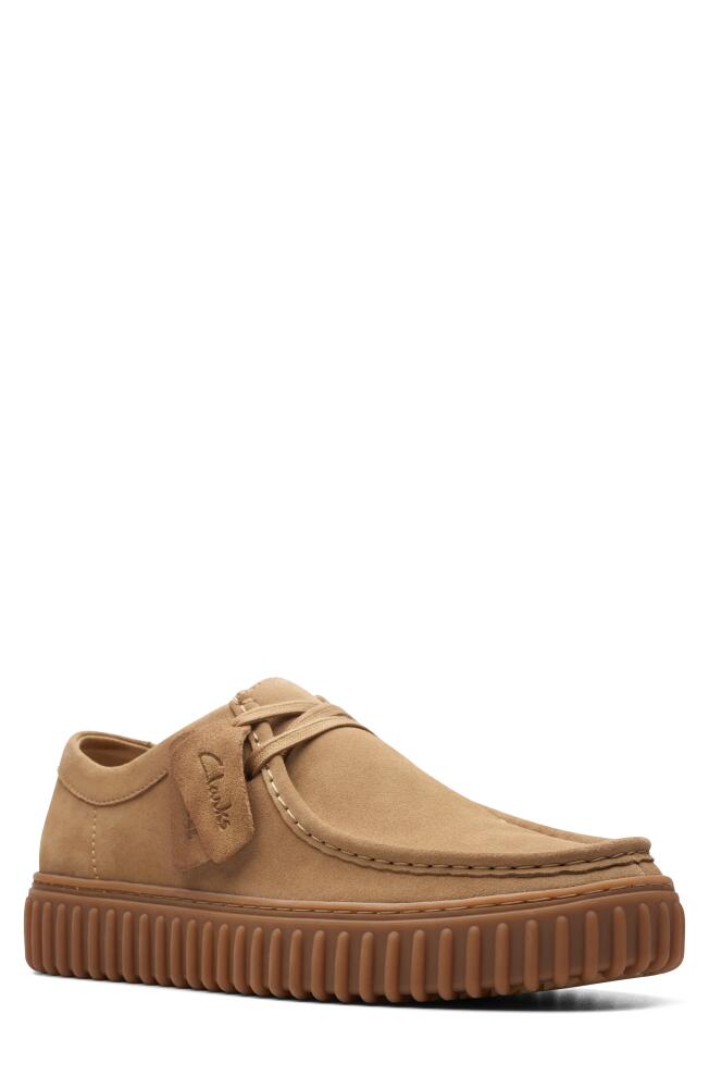 Clarks(r) Torhill Chukka Sneaker in Dark Sand Suede Cover