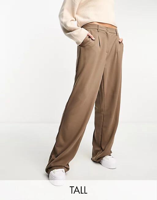 Vero Moda Tall wide leg pants in brown Cover