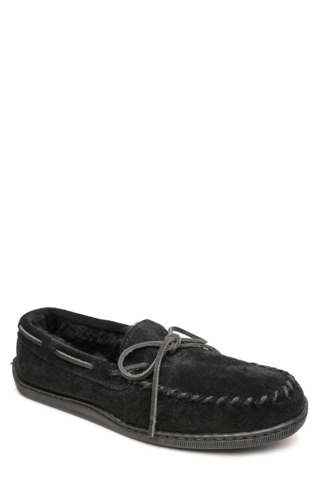 Minnetonka Genuine Shearling Moccasin in Black Cover