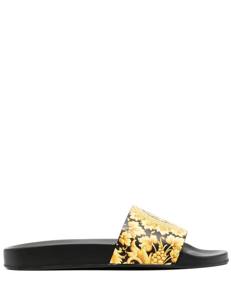 Versace Baroque-print rubber slides - Black Cover