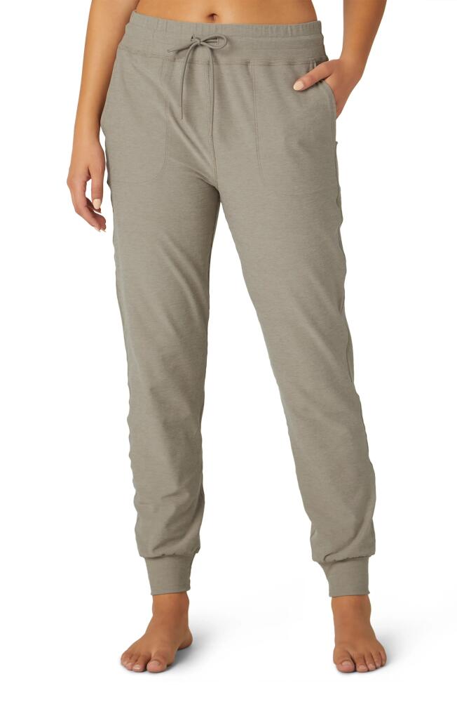 Beyond Yoga Commuter Space Dye Midi Joggers in Birch Heather Cover