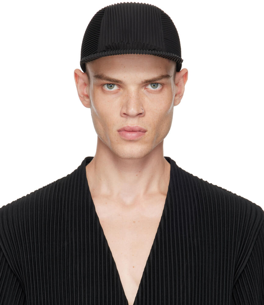 HOMME PLISSÉ ISSEY MIYAKE Black Pleats Cap Cover