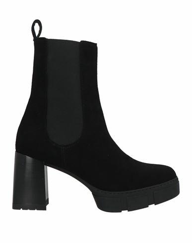 Unisa Woman Ankle boots Black Leather Cover