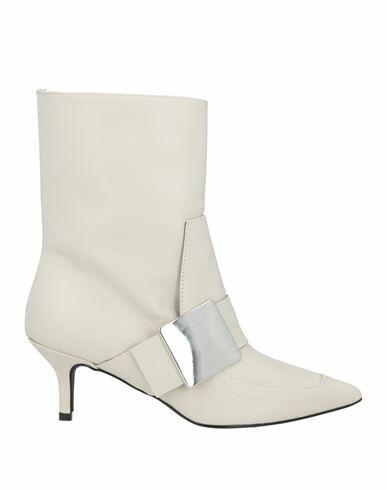 Nila & Nila Woman Ankle boots Ivory Soft Leather Cover