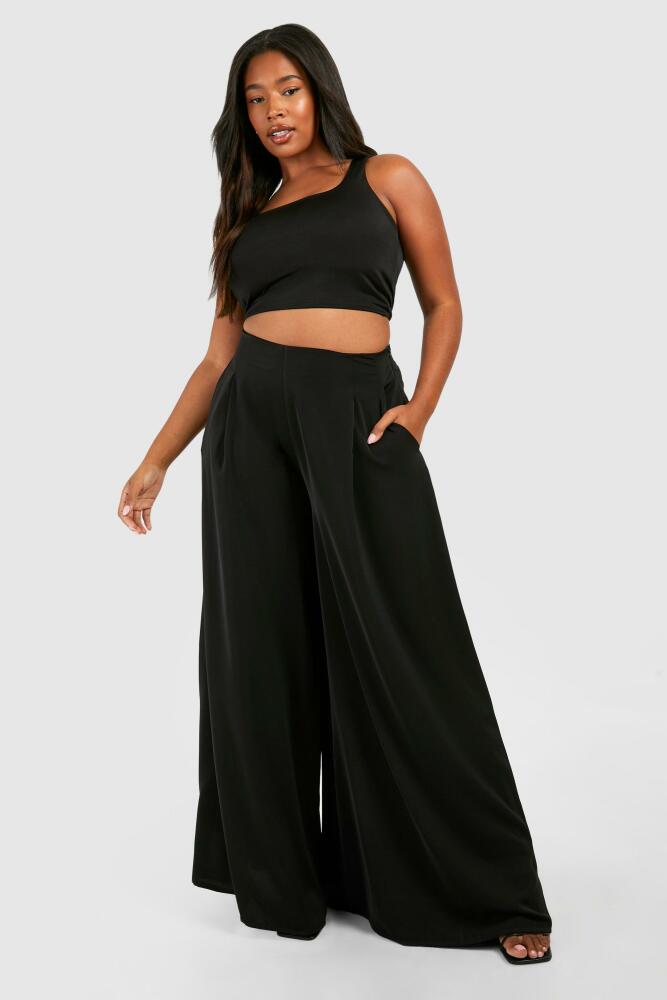 boohoo Womens Plus Woven Pleat Wide Leg Pants - Black Cover