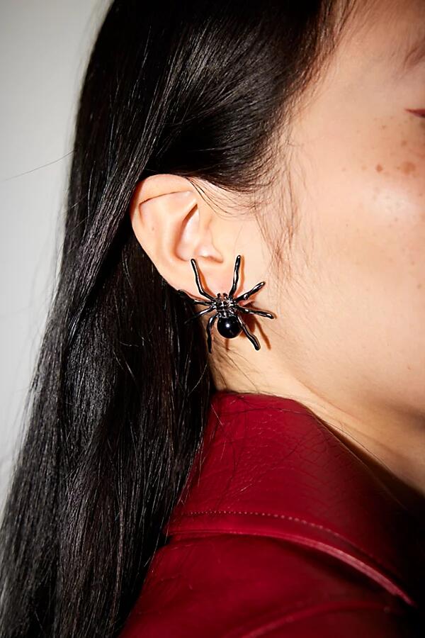 Statement Spider Earring in Black Cover