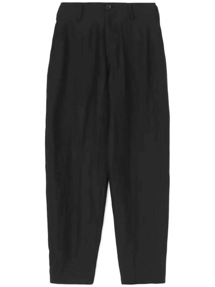 Yohji Yamamoto crease-effect tapered trousers - Black Cover