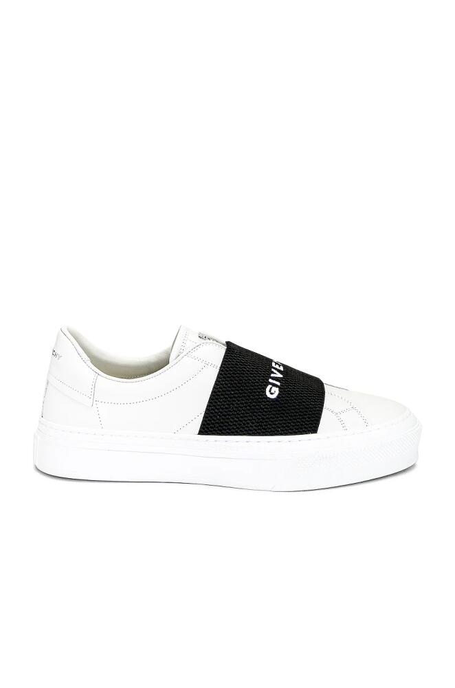 Givenchy City Sport Sneaker in Black,White Cover