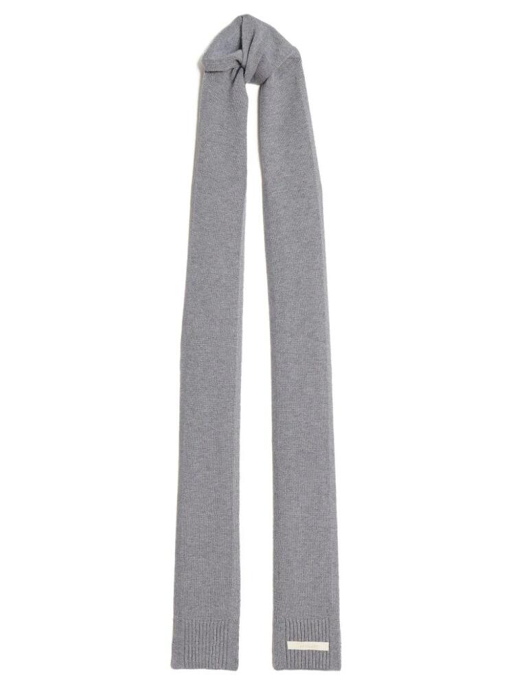 Apparis logo-patch knitted scarf - Grey Cover