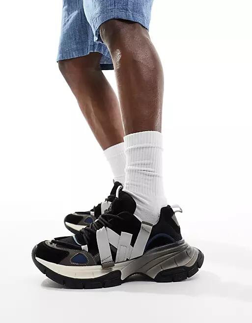 ASOS DESIGN chunky sneakers in black Cover