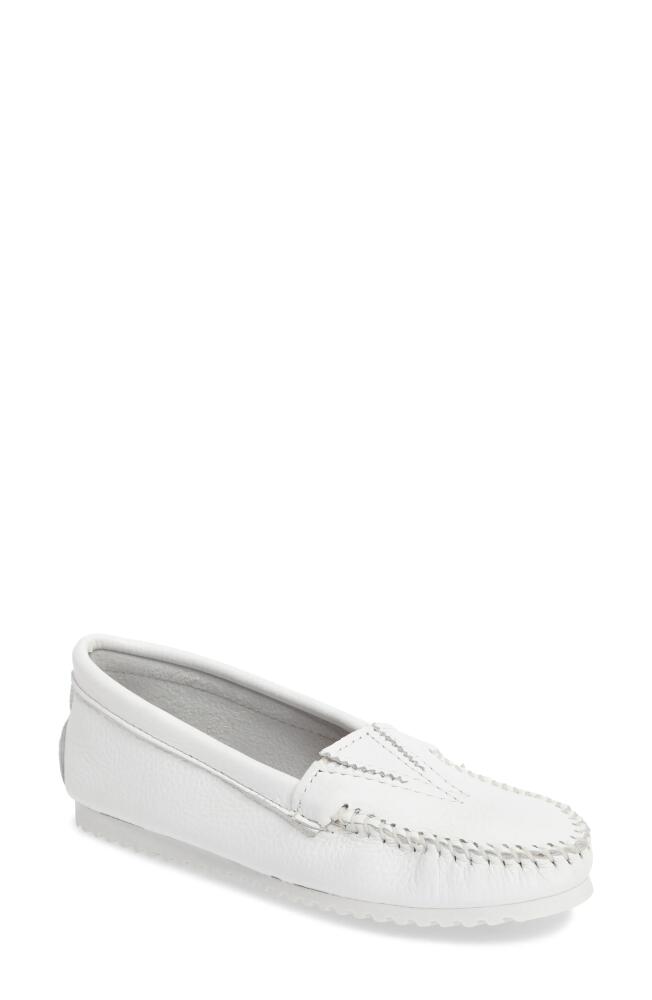 Minnetonka Leather Driving Shoe in White Cover