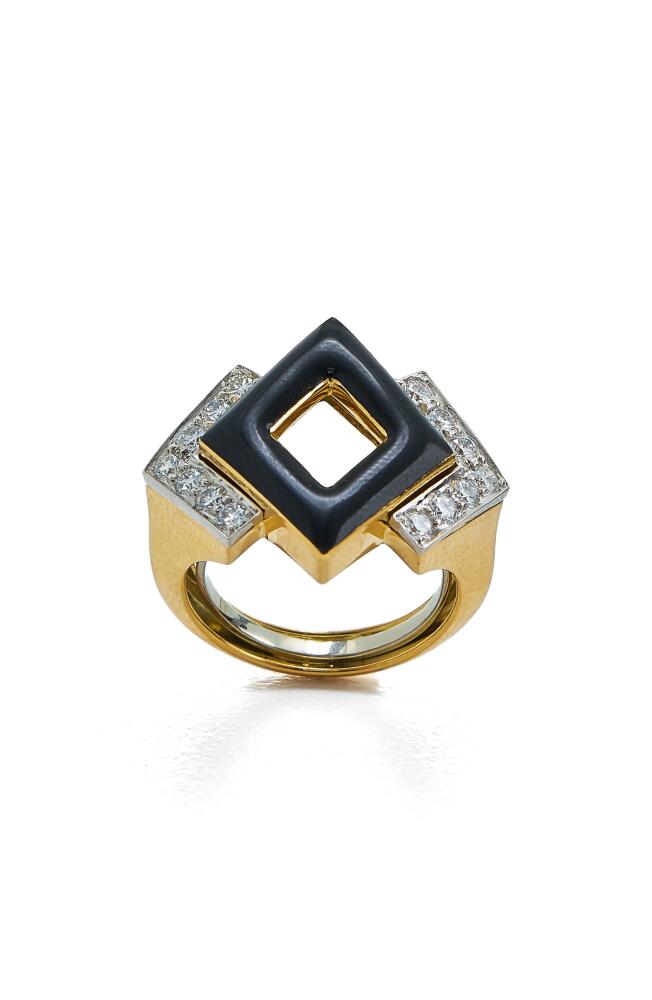 David Webb Motif Ring in Yellow Gold Cover