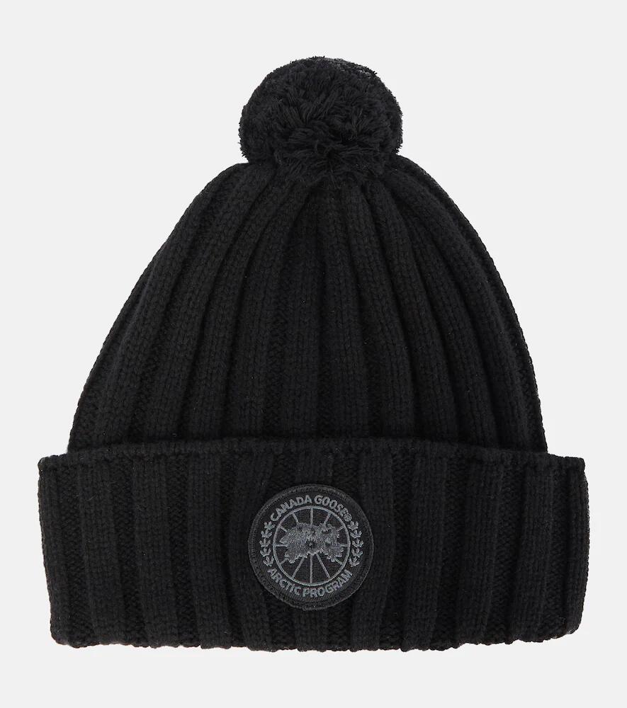 Canada Goose Cashmere and wool pompom beanie Cover