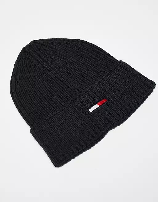 Tommy Jeans flag logo beanie and scarf set in black Cover